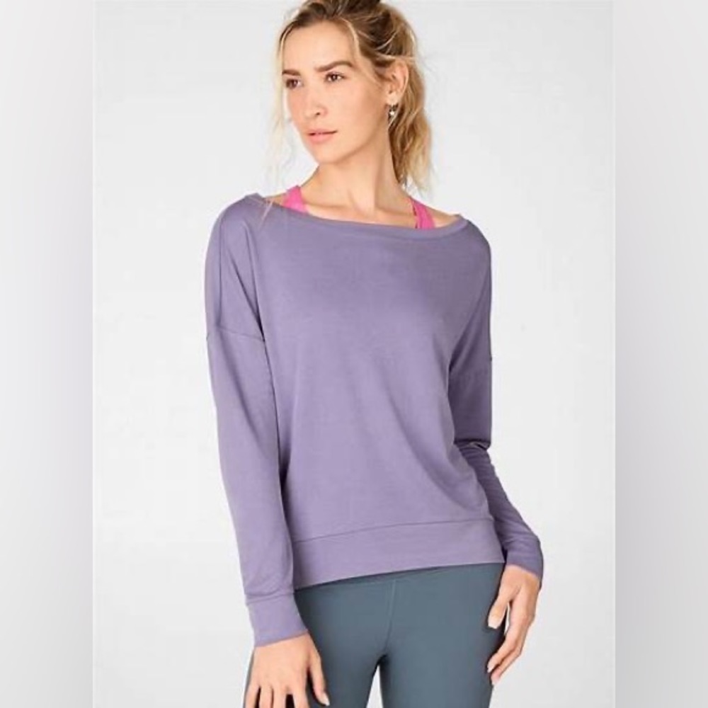 FABLETICS light purple pullover size: small BNWT in perfect condition